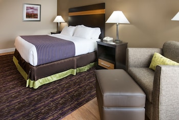 Standard Room, 1 King Bed (Top Floor)