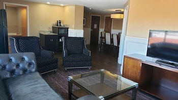 Suite, 1 King Bed (Top Floor Conference Floor)