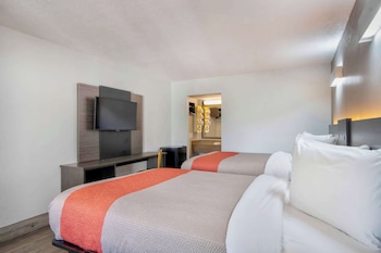 Deluxe Room, 2 Double Beds, Smoking, Refrigerator & Microwave
