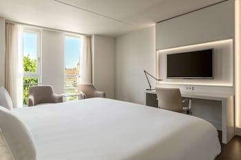 Superior Room (With View)