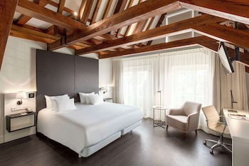 Premium Room (With View)