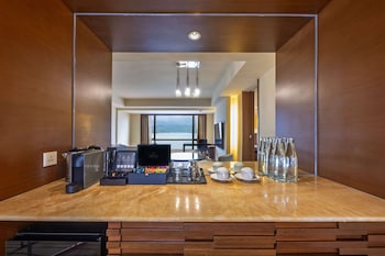 Regency, Executive Suite