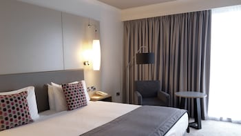 Premium Room, 1 King Bed, Club Lounge Access (Super King, Stratford View)