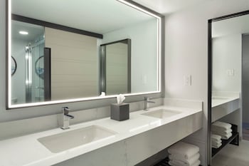 Room, 2 Queen Beds, Park View (Balcony)