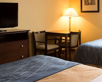 Standard Room, 2 Queen Beds, Non Smoking