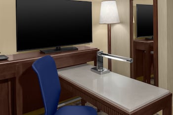 Deluxe Room, 1 King Bed