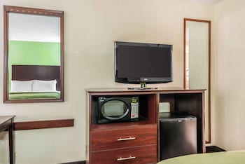 Standard Room, 2 Queen Beds, Non Smoking