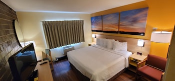 Studio Suite, 1 King Bed, Non Smoking