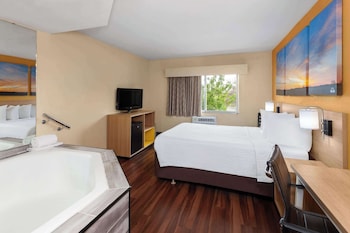 Studio Suite, 1 Queen Bed, Non Smoking