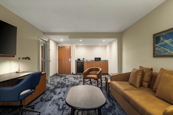 Suite, 1 King Bed with Sofa bed, Non Smoking