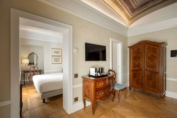 Junior Suite, 1 King Bed, Non Smoking