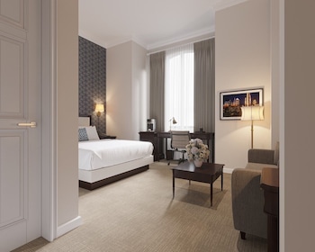 Premium Room, 1 Queen Bed, Non Smoking (with Sofabed)