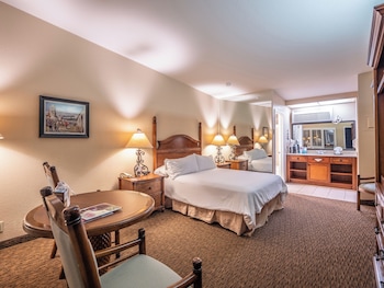 Upstairs Room, 1 Queen Bed