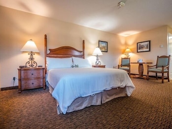 Upstairs Room, 1 Queen Bed