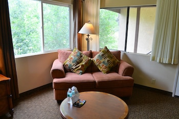 Deluxe Room, 1 King Bed
