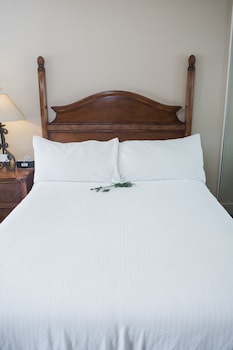 Deluxe Room, 2 Queen Beds, Patio