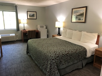 1 King Bed, Non-Smoking