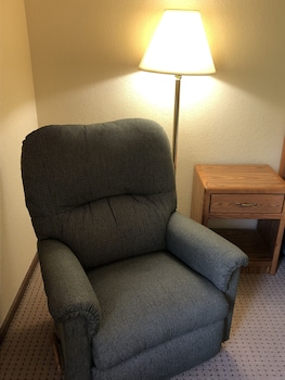 Standard Room, 1 Queen Bed, Accessible