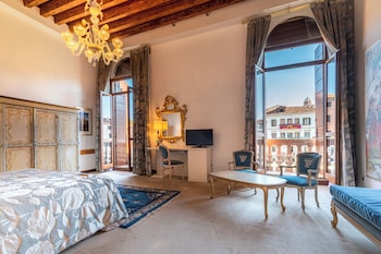 Deluxe Double or Twin Room, Canal View
