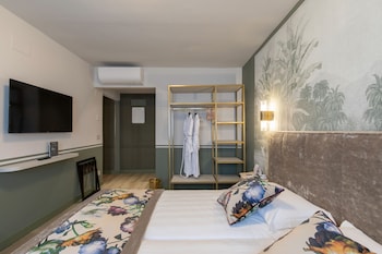 Junior Suite (Roof Top View)