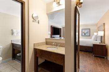 Deluxe Suite, 1 King Bed, Non Smoking