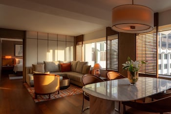 Grand Suite, 1 King Bed (Executive)