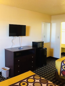 Double Room, Smoking