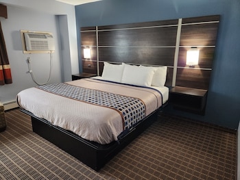 Standard Single Room, 1 King Bed, Accessible