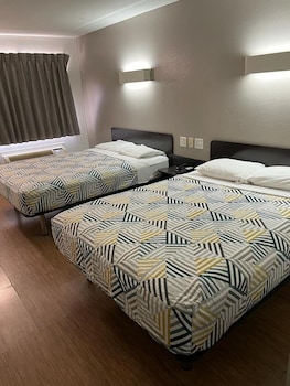 Standard Room, 2 Queen Beds, Non Smoking