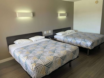 Standard Room, 2 Double Beds, Non Smoking