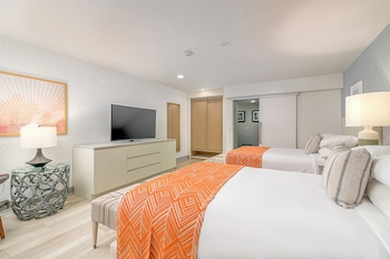 Standard Room, 2 Double Beds, Courtyard View