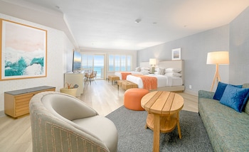 Pool Terrace, 2 Queen Beds, Pool & Ocean View