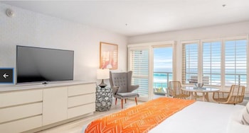 Pool Terrace, 1 King Bed, Pool & Ocean View