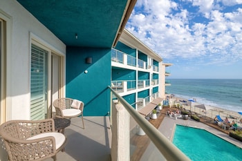 Pool Terrace, 2 Queen Beds, Pool & Ocean View