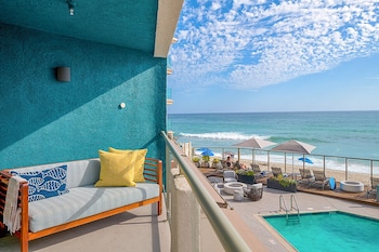 Pool Terrace, 2 Queen Beds, Pool & Ocean View
