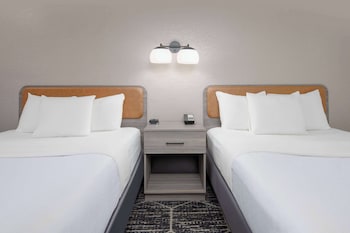 Room, 2 Queen Beds, Non Smoking