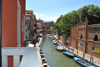 Superior Room, Canal View