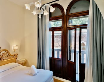 Superior Room, Canal View