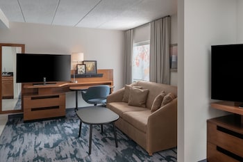 Suite, 1 Queen Bed with Sofa bed