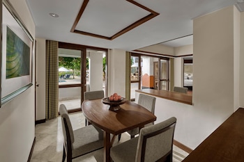 Executive Suite, 1 King Bed (Executive)