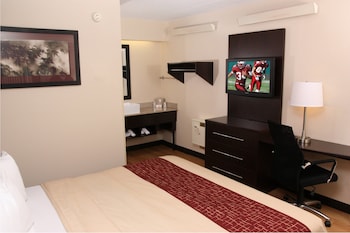 Standard Room, 1 King Bed (Smoke Free)