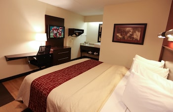 Standard Room, 1 King Bed, Accessible (Smoke Free)