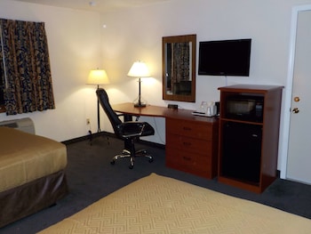 Standard Room, 2 Double Beds, Non Smoking, Refrigerator & Microwave