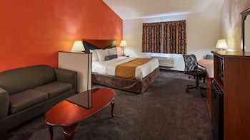 Standard Room, 1 King Bed, Non Smoking, Refrigerator & Microwave (with Single Sofabed)