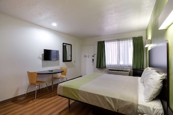 Standard Room, 1 Queen Bed, Non Smoking