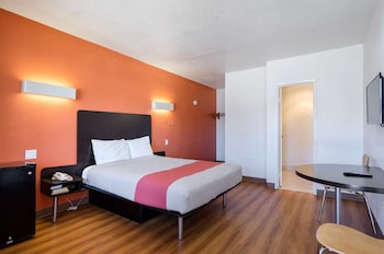 Standard Room, 1 Queen Bed, Non Smoking