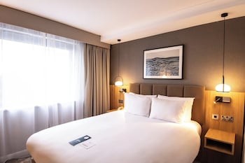 Standard Room, 1 Queen Bed