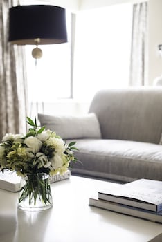 Executive Suite, Park View