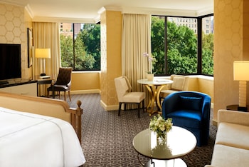 Superior Room, 1 King Bed, Accessible, Park View