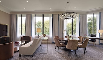 Premier Suite (Park Suite)